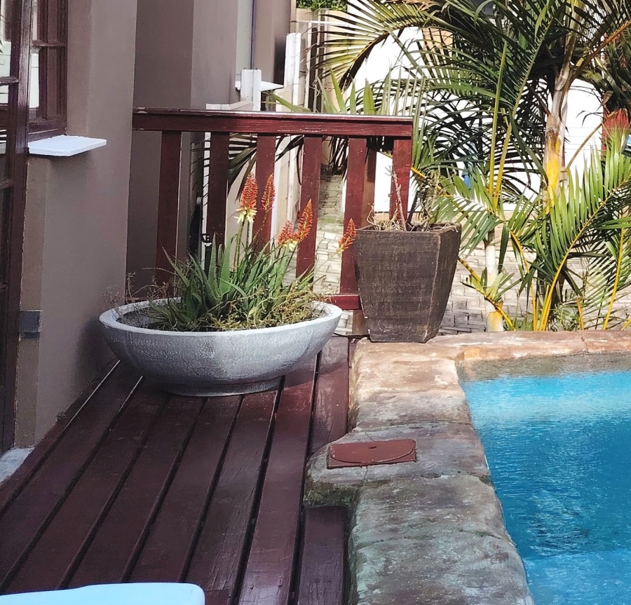 4 Bedroom Property for Sale in Fraaiuitsig Western Cape